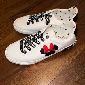 Disney Minnie Mouse shoes